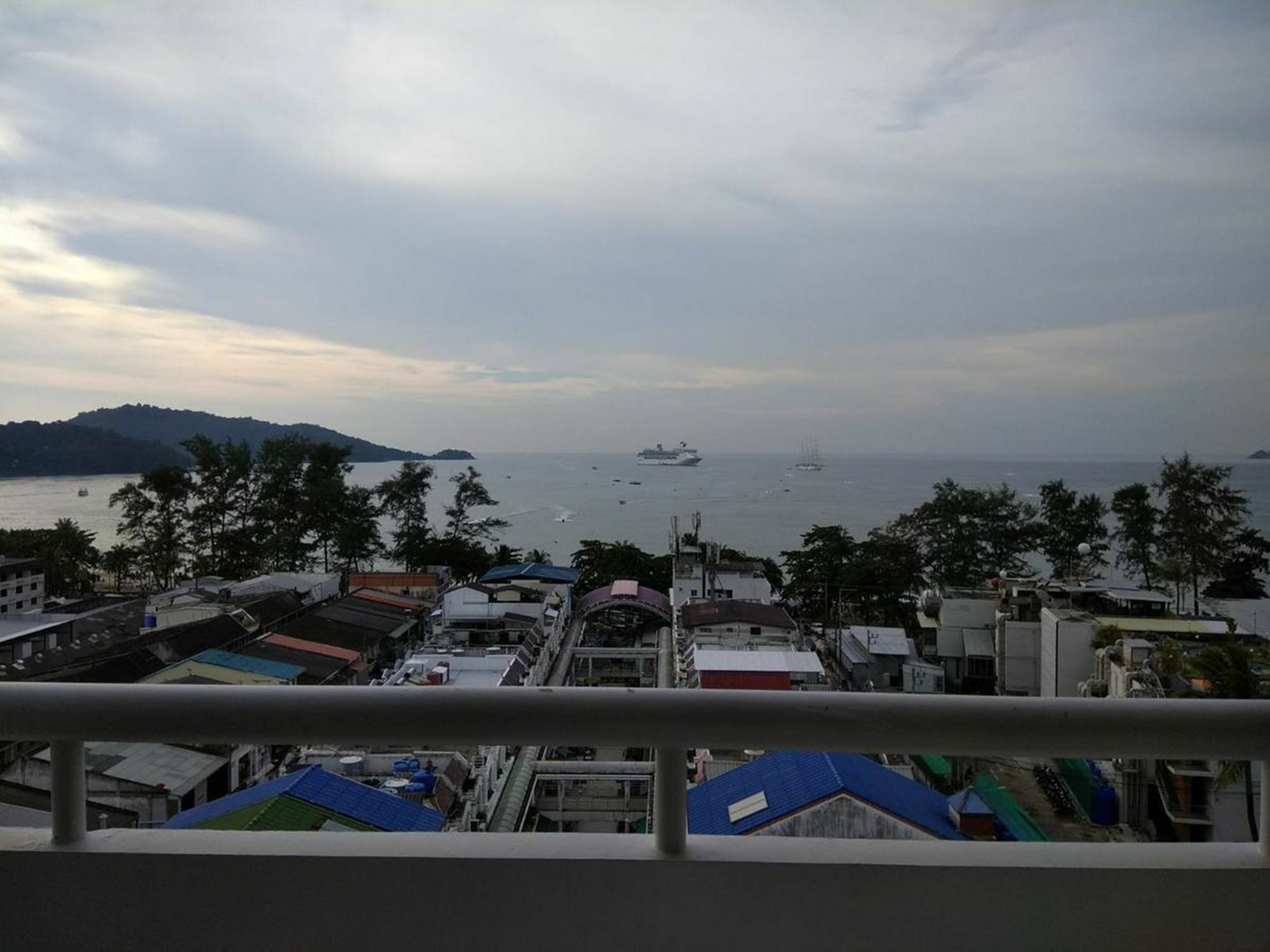 Patong Tower By United 21 Thailand Экстерьер фото
